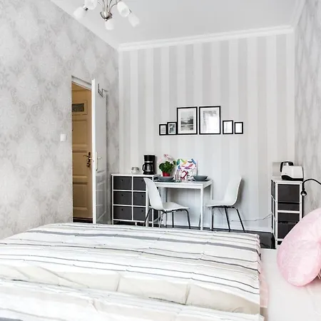 The Little Pearl Close To Westend *